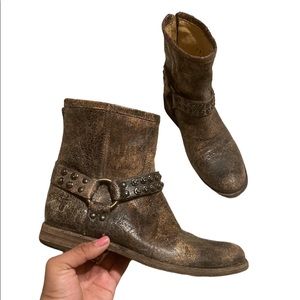 Frye Phillip Studded Harness Boots Rounded Toe Distressed Size 7
